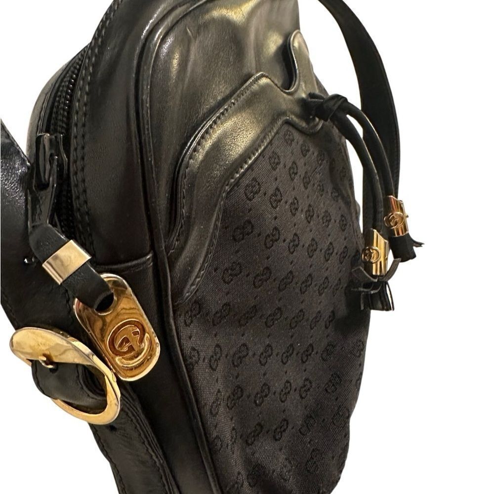 Gucci Black Crossbody Bag with Gold Zippers - Picture 3 of 8